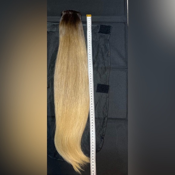 Long Blonde Human Hair Ponytail Extension – 63 cm (25”) - Picture 4 of 7